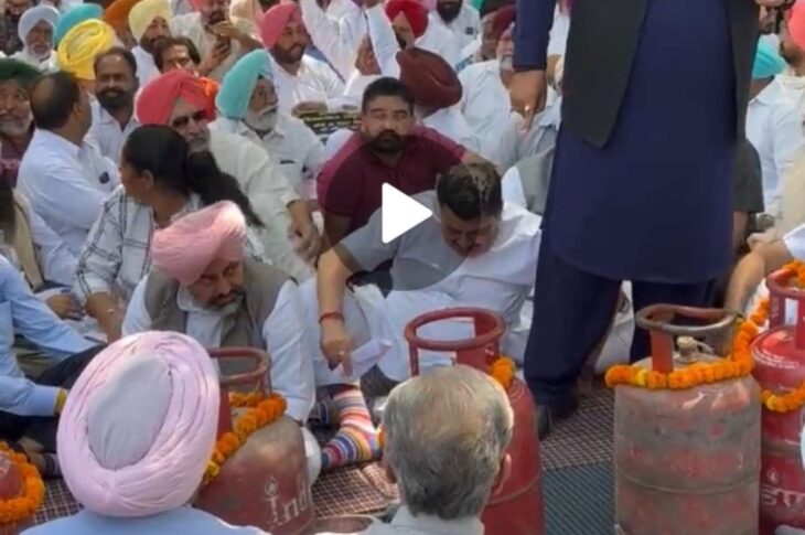 Punjab Congress Fight: Navjot Sidhu Dhillon clashed on road