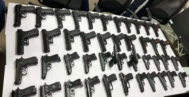 Punjabi Couple With 45 Pistols Arrested At Delhi Airport