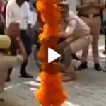 Police Officer Nagin Dance With Constable in Pilibhit Kotwali