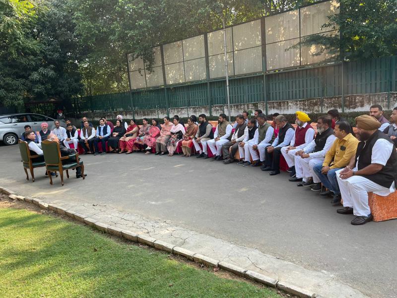 Patiala Mayor issue: 37+ MC meet Brahm Mohindra at Chandigarh