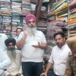 Patiala  News: ਪੰਜਾਬ ਟ੍ਰੇਡ ਕਮਿਸ਼ਨ ਦੇ ਵਾਈਸ ਚੇਅਰਮੈਨ ਗੁਰਪ੍ਰੀਤ ਸਿੰਘ ਧਮੋਲੀ ਅਤੇ ਡੀ ਐਸ ਪੀ ਮਨਜੀਤ ਸਿੰਘ ਨੇ ਕੀਤੀ ਕੱਪੜਾ ਮਾਰਕੀਟ ਦੇ ਦੁਕਾਨਦਾਰਾਂ ਨਾਲ ਮੁਲਾਕਾਤ