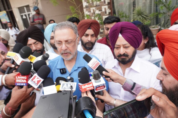 Patiala News: ਪਟਿਆਲਾ ਦੇ ਪੀਲੀਆ ਪ੍ਰਭਾਵਿਤ ਖੇਤਰ ' ਚ ਪੂਰੀ ਟੀਮ ਅਤੇ ਵਿਧਾਇਕ ਕੋਹਲੀ ਨਾਲ ਪਹੁੰਚੇ ਸਿਹਤ ਮੰਤਰੀ ਡਾ . ਬਲਬੀਰ ਸਿੰਘ 