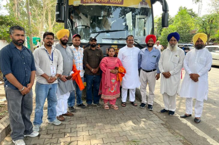 Patiala News: ਚੇਅਰਮੈਨ ਜੁਨੇਜਾ ਨੇ ਮੁੱਖ ਮੰਤਰੀ ਤੀਰਥ ਯਾਤਰਾ ਤਹਿਤ ਯਾਤਰੀਆਂ ਦੀ ਬੱਸ ਕੀਤੀ ਰਵਾਨਾ 