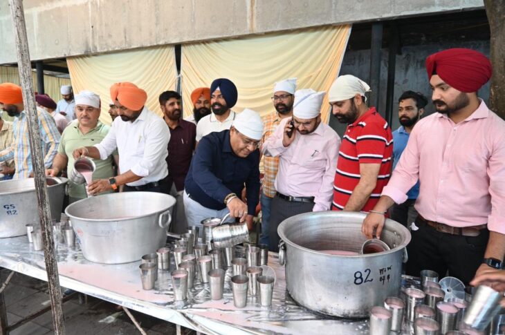 Punjab News: Public Relations Department Organizes Chhabeel & Langar of Chhole-Karah Prasad to Mark Shaheedi Gurpurab of Sri Guru Arjan Dev Ji and Nirjala Ekadashi