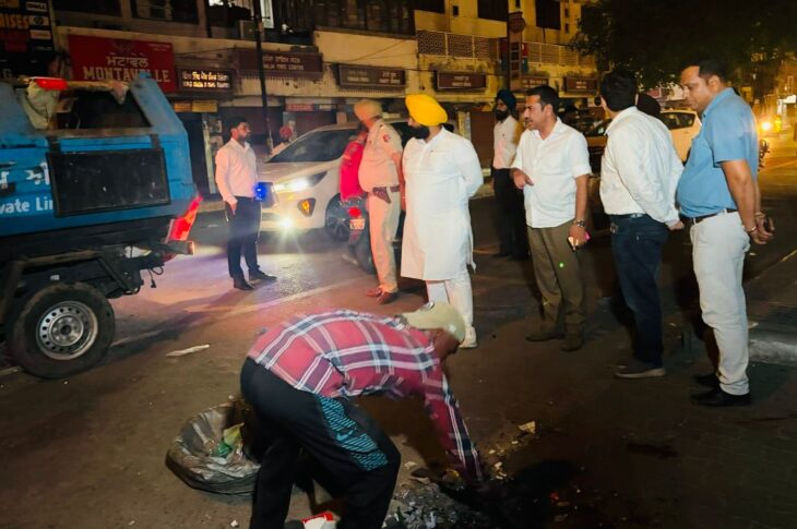 Punjab News: HARJOT SINGH BAINS LEADS 1AM CLEANLINESS DRIVE IN AMRITSAR; LAUNCHES 10PM-2AM SWEEP TO KEEP GURU NAGRI ROADS SPOTLESS