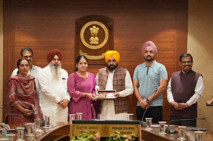 Punjab News: CM Bhagwant Singh Mann Felicitates UPSC 2025 Achievers; Says Punjab’s Youth From Ordinary Families Are Cracking UPSC & Making Us Proud