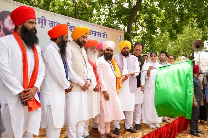 Punjab News:Sri Guru Ravidass Ji Maharaj's Enlightening Message Will Reach Every Corner of Punjab; CM Bhagwant Singh Mann Flags Off Documentary Vans  