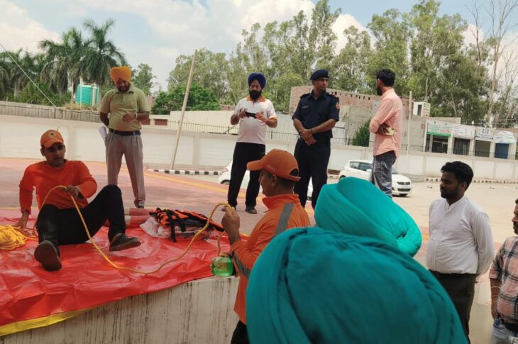 Patiala News:ਘਨੌਰ ਅਤੇ ਦੁਧਨਸਾਧਾਂ ਵਿਖੇ ਐਨ.ਡੀ.ਆਰ.ਐਫ ਟੀਮ ਵੱਲੋਂ  ਕਰਵਾਈ ਗਈ ਮੌਕ ਡਰਿੱਲ