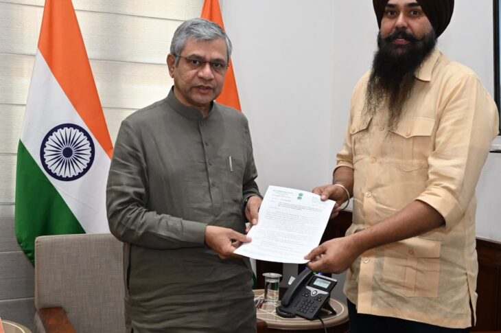 Punjab News:AAP MP Malvinder Singh Kang Meets Union Railway Minister, Submits Three Key Demands for Punjab's Railway Infrastructure