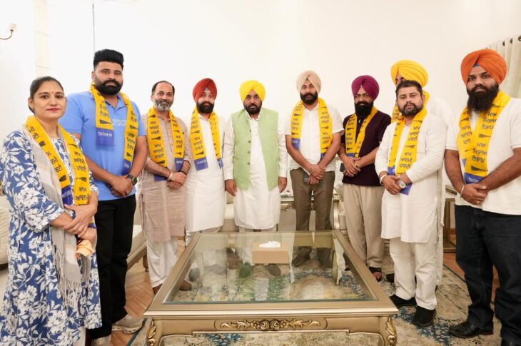 Punjab News: Congress Suffers Major Setback in Mukerian as Several Senior Leaders Join AAP