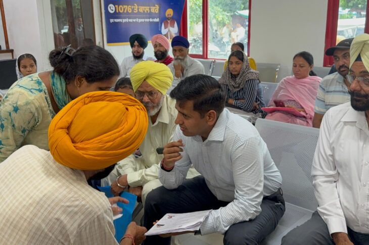 Patiala News:Deputy Commissioner Conducts Surprise Inspection of Seva Kendra and Sub-Registrar Office, Reviews Services Through Direct Interaction with Citizens