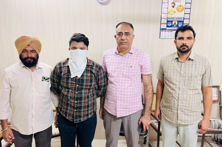 Punjab News:Vigilance Bureau nabs Inspector red handed accepting bribe of Rs. 50,000/-