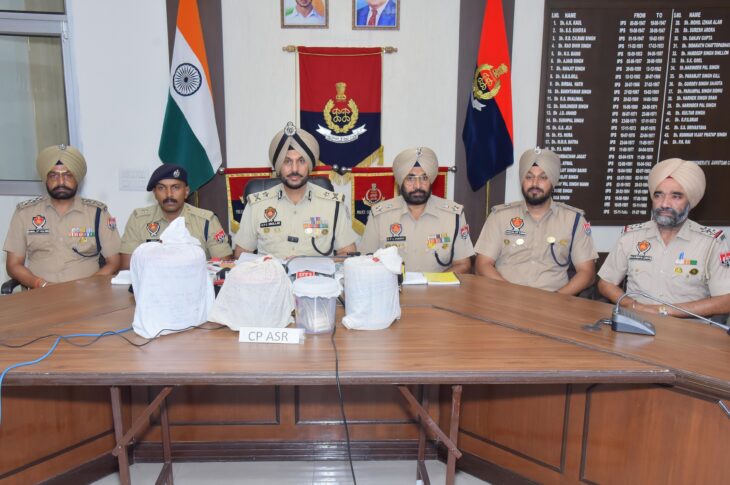 Punjab News: JUVENILE AMONG TWO HELD WITH 8.3KG HEROIN, ₹2L DRUG MONEY IN AMRITSAR