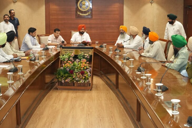Punjab News: SPECIAL DAY TO BE DESIGNATED FOR ISSUANCE OF HEALTH CARDS TO NUMBARDARS UNDER MUKH MANTRI SEHAT YOJANA: HARDEEP SINGH MUNDIAN