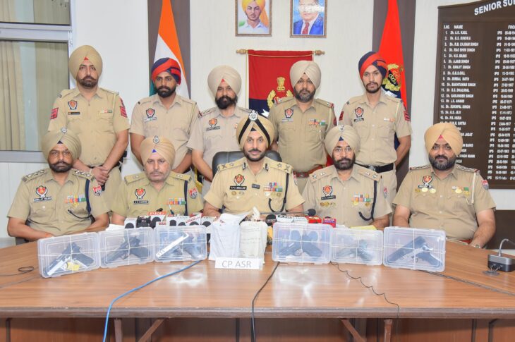 Punjab News:TWO LINKED TO CROSS-BORDER SMUGGLING MODULE HELD WITH 6 SOPHISTICATED PISTOLS, 1KG HEROIN, ₹10K DRUG MONEY