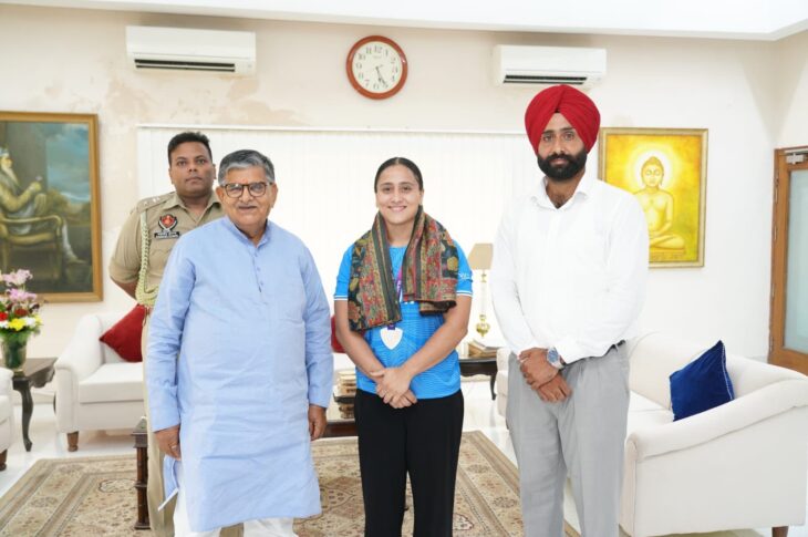 Patiala News:Punjab Governor Gulab Chand Kataria Honours CWG-2026 Silver Medallist Harjinder Kaur