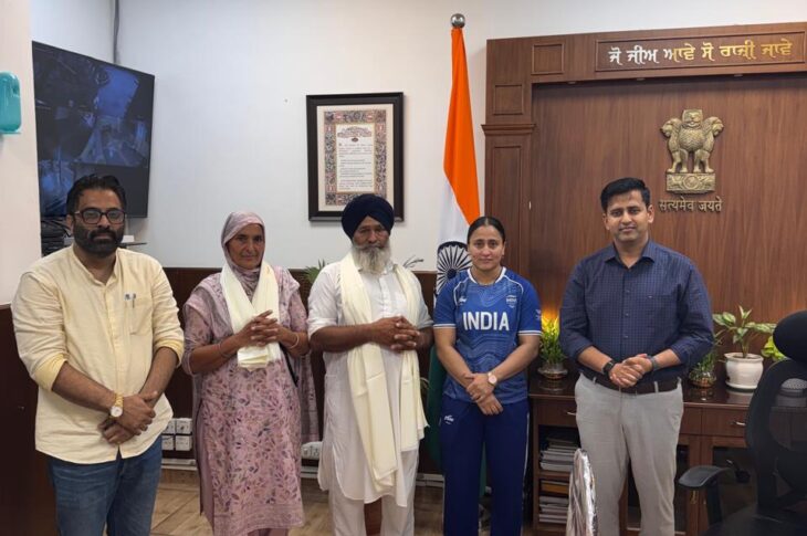 Patiala News:ਰਾਸ਼ਟਰਮੰਡਲ ਖੇਡਾਂ ਦੀ ਚਾਂਦੀ ਤਗਮਾ ਜੇਤੂ ਹਰਜਿੰਦਰ ਕੌਰ ਦਾ ਪਟਿਆਲਾ ਵਿੱਚ ਸ਼ਾਨਦਾਰ ਸਵਾਗਤ