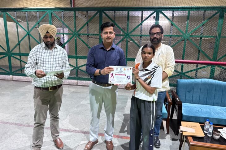 Patiala News:ਚੇਤਨਾ ਪ੍ਰੋਜੈਕਟ' ਤਹਿਤ ਡੀ ਸੀ ਨੇ ਸੈਲਫ ਡਿਫੈਂਸ ਦੀ ਸਿਖਲਾਈ ਪੂਰੀ ਕਰਨ ਵਾਲੀਆਂ ਲੜਕੀਆਂ  ਨੂੰ ਵੰਡੇ ਸਰਟੀਫਿਕੇਟ