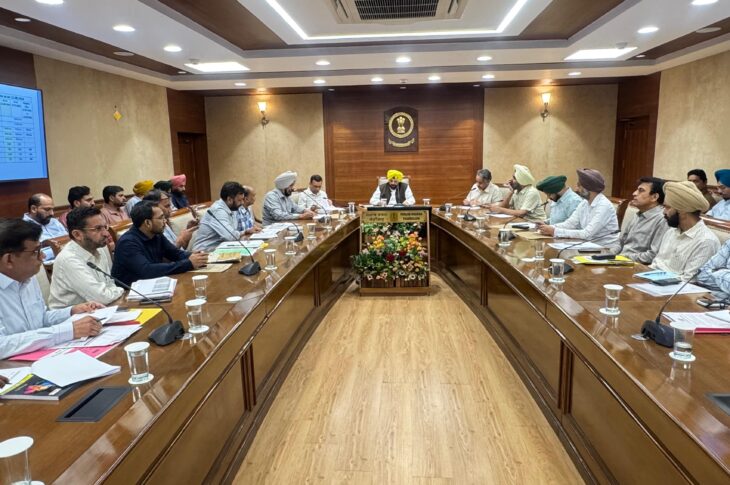 Punjab News:Harabhajan Singh ETO reviewed road development works across Punjab, issued directions to ensure uninterrupted road traffic during the monsoon season_