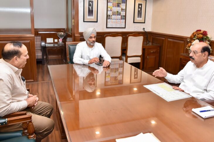 Punjab News:Mohinder Bhagat Reviews Progress of Beekeeping, Sericulture and Mushroom Cultivation Schemes
