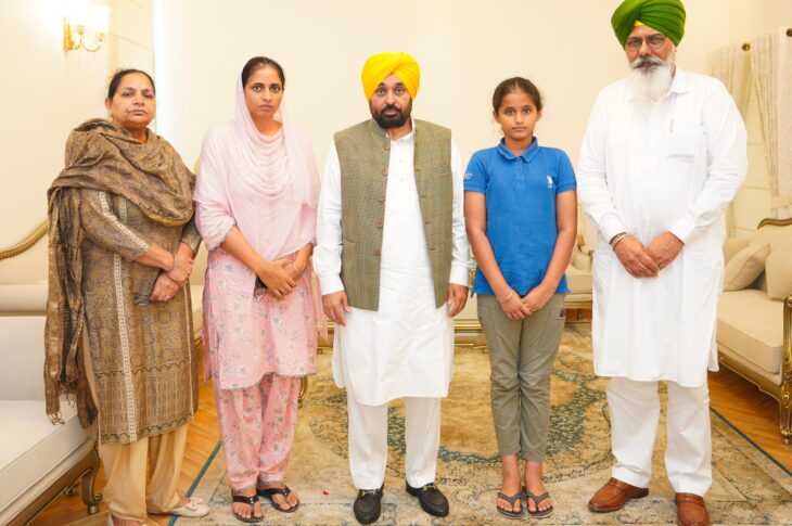 Punjab News:CM Bhagwant Singh Mann Meets Family Of Deceased Kabaddi Player Gurjit Singh Toot, Announces Govt Job For His Wife