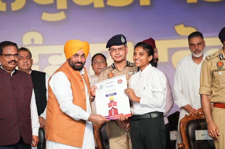 Punjab News:Punjab Youth Get 1,746 New Govt Jobs in Police; CM Bhagwant Singh Mann Hands Over Appointment Letters