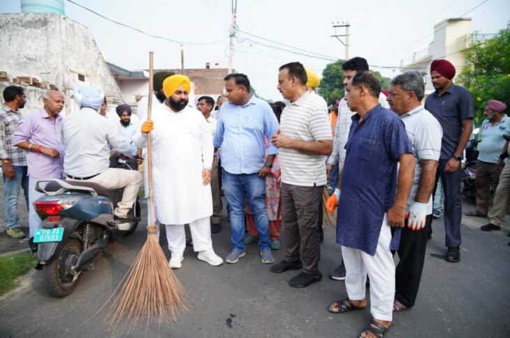 Harjot Singh Bains Launches 10-Day Statewide Cleanliness Drive from Nangal; Safai Sewaks, Councillors & Citizens Join Hands