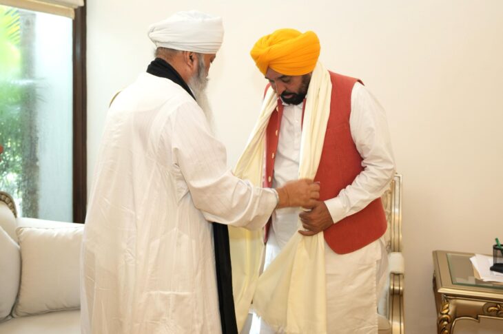 Punjab News:Head Of Nanaksar Sect Hails CM Bhagwant Singh Mann For Passing Historic ‘Jaagat Jot Sri Guru Granth Sahib Satkar (Amendment) Act, 2026’