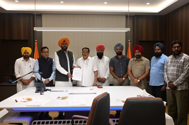 Punjab News:AAP MLA Kuldeep Singh Dhaliwal Meets Union Jal Shakti Minister, Demands Construction of Ujh Dam to Protect Ajnala from Floods