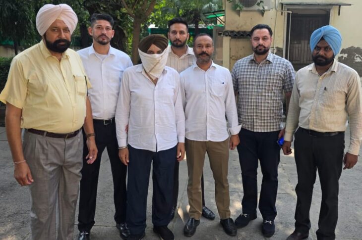 Patiala News:Vigilance Bureau nabs Panchayat Secretary red handed accepting bribe of Rs 20,000/-