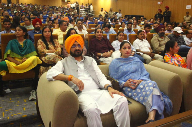 Punjab News:Hamare Ram’ Theatrical Performance Enthrals Audience in Mohali;