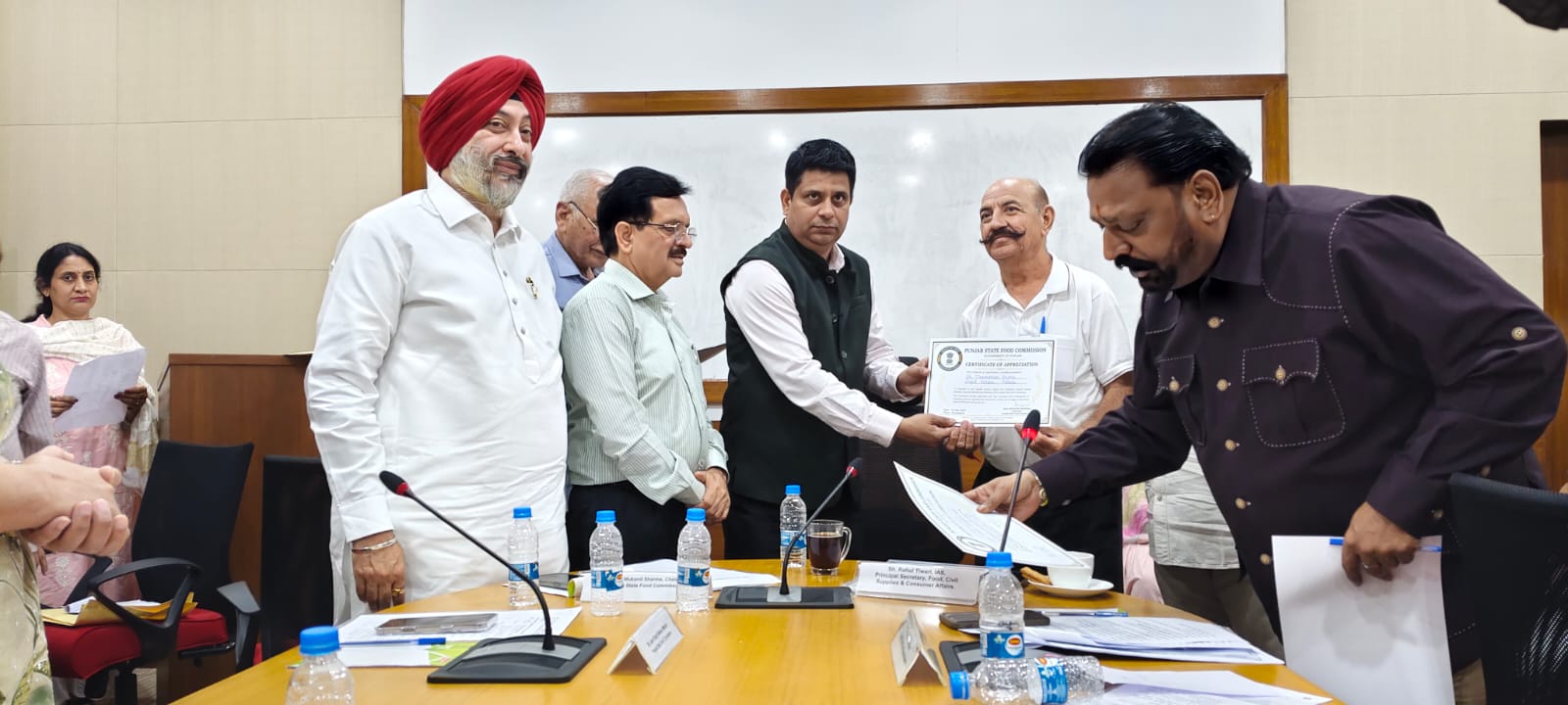 Patiala News:Food Commission Punjab honours Patiala Depot Holder Manmohan Arora with 'Best Award'