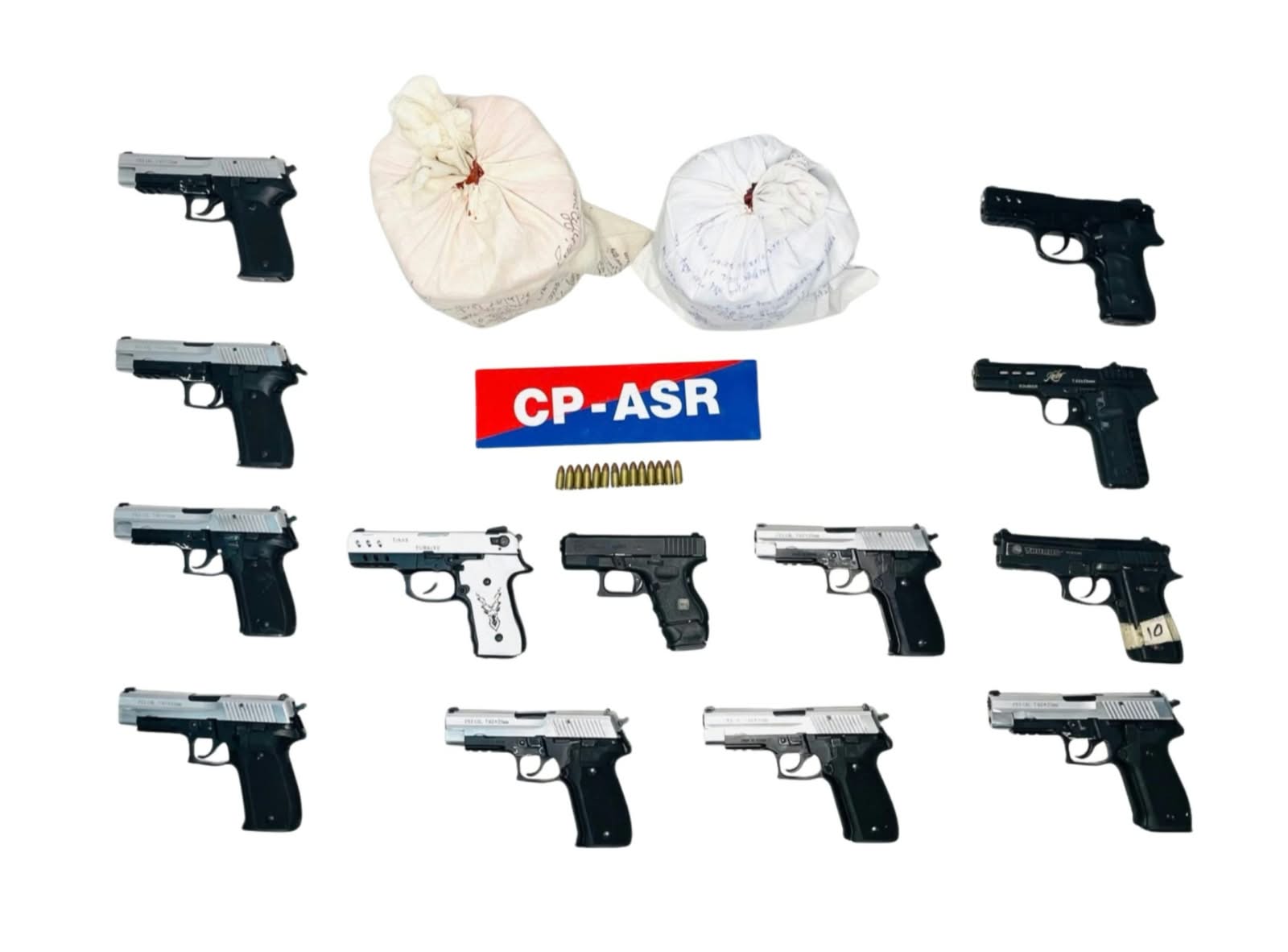Punjab News:FIVE LINKED TO DRUG AND ARMS SUPPLY NETWORKS HELD WITH 13 PISTOLS, 3.2KG HEROIN IN AMRITSAR
