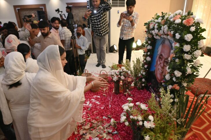 Punjab News:Sea of people pays tribute to former minister Chuni Lal Bhagat