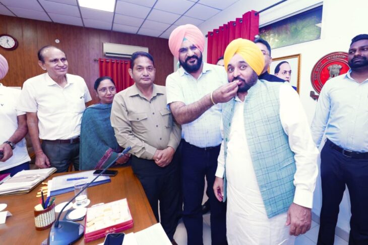 Punjab News:Major Festive Gift For Punjab Govt's 8 Lakh Employees & Pensioners; Bhagwant Mann Govt Increases DA To 50%