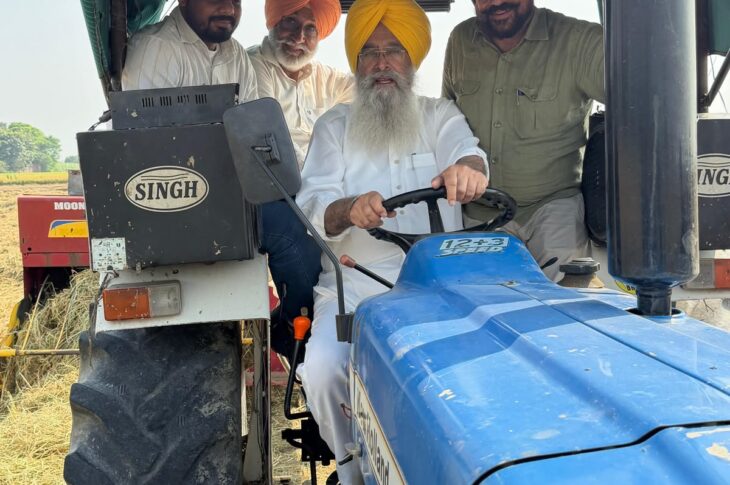 Punjab News:GURMEET KHUDIAN MAKES PADDY STRAW BALES IN GURDASPUR FIELDS, GIVES CALL FOR STUBBLE-BURNING-FREE PUNJAB