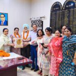 39 Mrs. Kulvir Kaur retired after one year of service. Patiala 30 September ( ) Smt. Kulvir Kaur, who was serving as District Information and Education Officer at the Civil Surgeon's Office, has retired from her post after serving in government service till the age of 58 years . Civil Surgeon Dr. Shelly Jaitley said that Mrs. Kulvir Kaur was posted as M.P.H.W (F) at PHC Sangatmandi in 1987 and in the year 2024 she was posted as District Information and Education Officer at Civil Surgeon Office Patiala and the employee gave her 39 years of excellent services to the department . He has been retired by the department after completing his government service and attaining the age of 58 years . He said that the employee rendered his services to the department with complete honesty, efficiency , dedication and passion . He also fought for employee rights throughout his life . They prayed to God for the employee's long life, good health, and happiness in his home and family after retirement . Mrs. Kulvir Kaur thanked the employees of all branches of the Civil Surgeon's Office for their cooperation in her work .