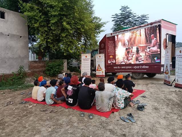Patiala News:Special documentary on Sri Guru Ravidas Ji screened in Gajumajra, Sadarpur and Lalochhi