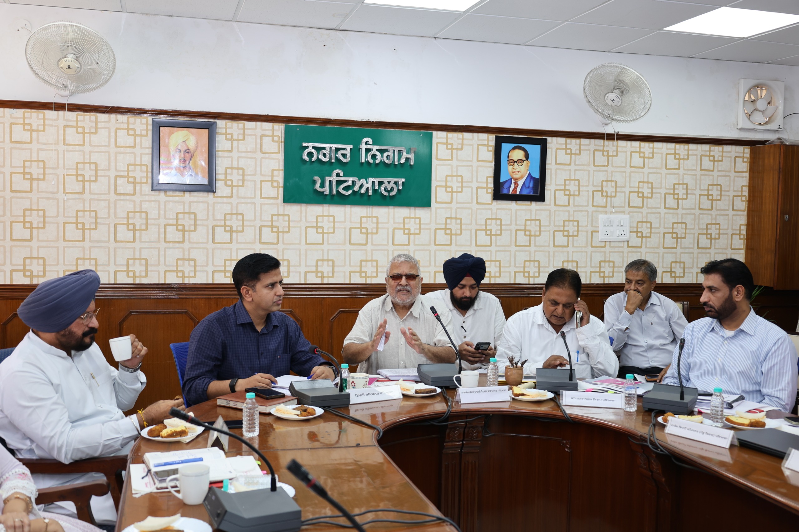 Patiala News:MP Dr. Dharamvir Gandhi reviews development works of the district during the meeting of the Direction Committee