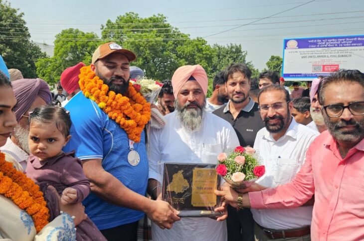 Patiala News:Olympian Tejinderpal Singh Toor accorded a warm welcome on his return to Patiala after winning third consecutive Asian Games medal