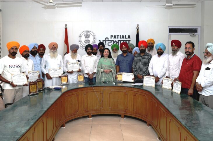 Patiala News:22 farmers from Patiala district who did not burn stubble were honoured with 'Protectors of the Environment' certificates of appreciation