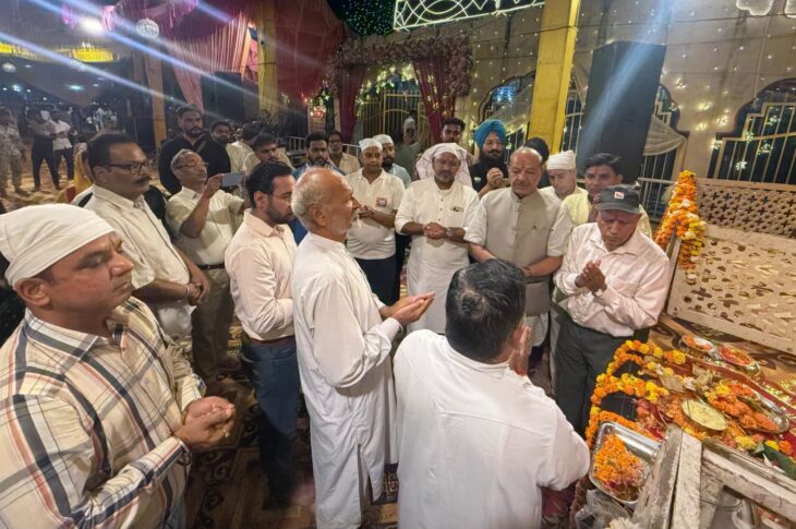 Patiala News:On the occasion of Navratri, Brahman Sabha President Shiv Kumar Sharma lit the Jyoti Prachanda at Mata Ki Chowki in Mata Kali Devi Temple.