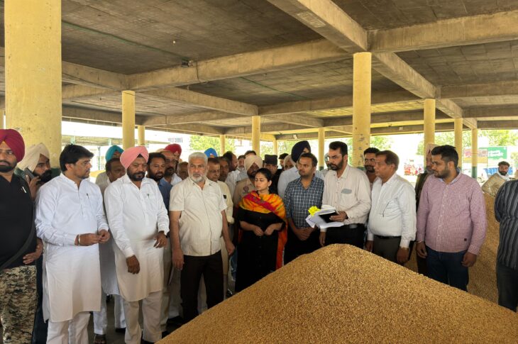Punjab News:Cabinet Minister Lal Chand Kataruchak visits Bathinda grain market