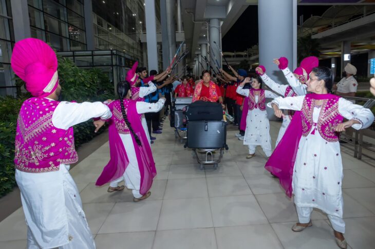 Punjab News:South Korean Men's Hockey team receives Hearty & Rousing Punjabi Welcome at Mohali Airport with Dhol, Bhangra & Phulkaris
