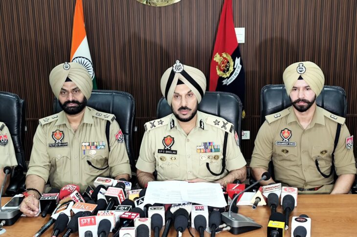 Punjab News:FOUR LINKED TO CROSS-BORDER SMUGGLING NETWORKS HELD WITH 10KG HEROIN, 10 PISTOLS