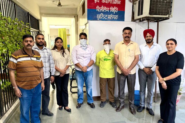 Punjab News:Vigilance Bureau nabs Patwari & Private Agent red handed accepting bribe of Rs 5,000/-