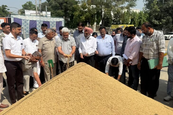 Patiala News:Farmers who came to the markets to sell paddy are happy with the arrangements made by the Bhagwant Mann government - Lal Chand Kataruchak