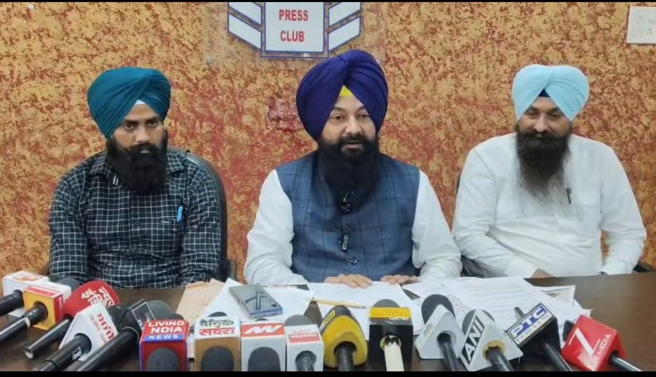 Punjab News:Before Asking Punjabis To Protect Their Turbans, Charanjit Singh Channi Must Answer Questions On Mining During His Tenure: Jasvir Singh Garhi